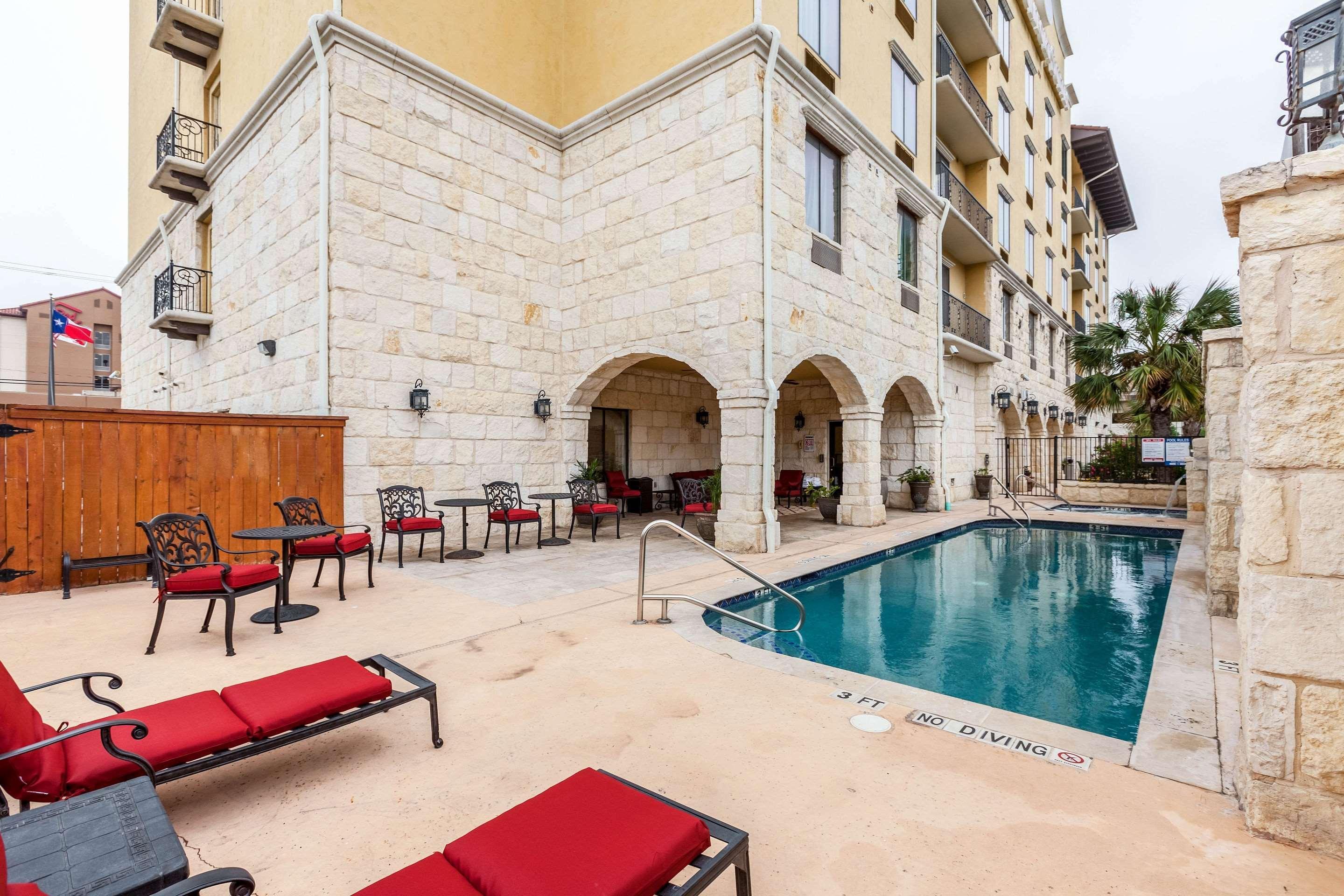 Comfort Suites Alamo-River Walk Сан-Антонио Экстерьер фото