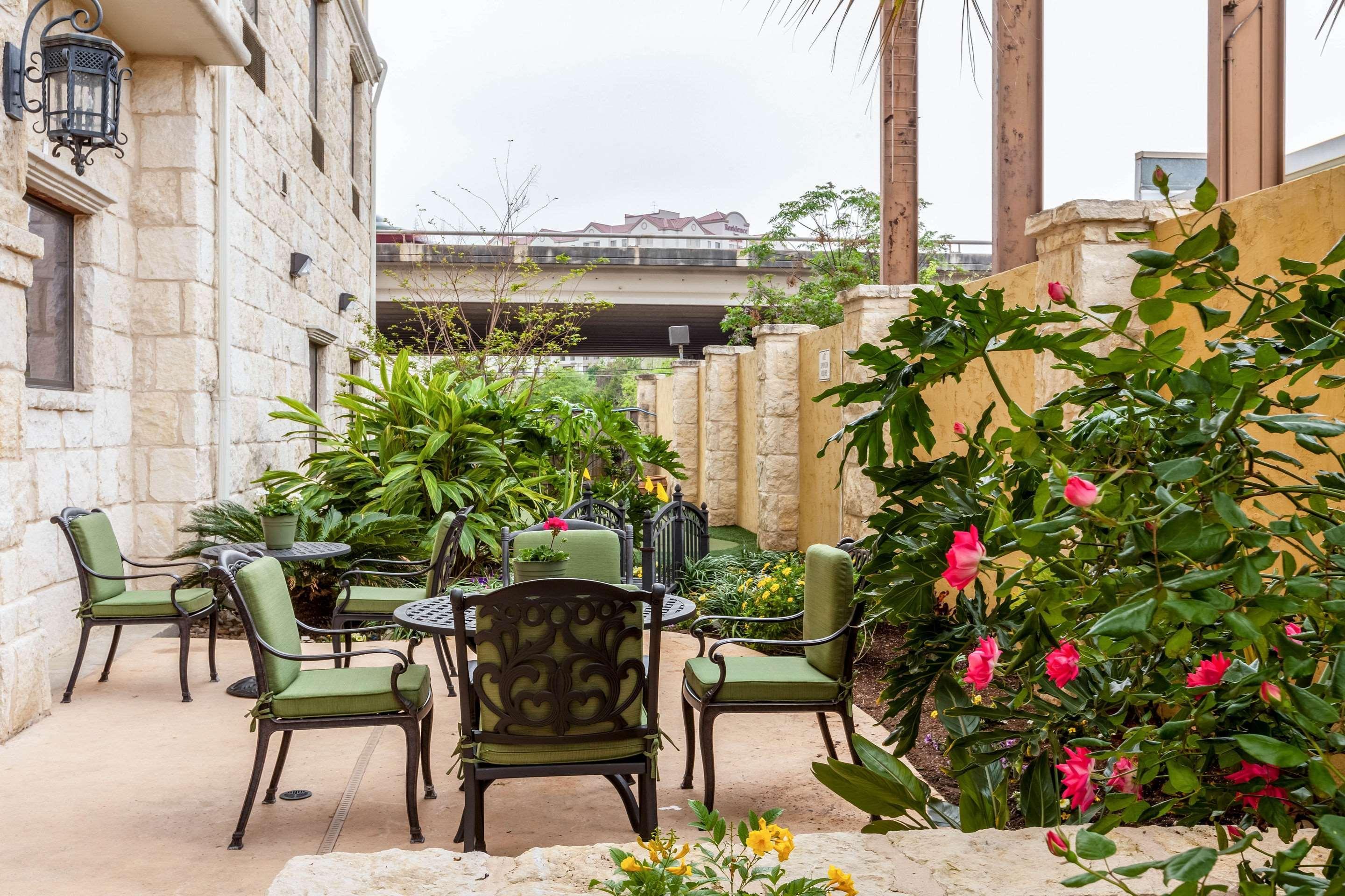 Comfort Suites Alamo-River Walk Сан-Антонио Экстерьер фото