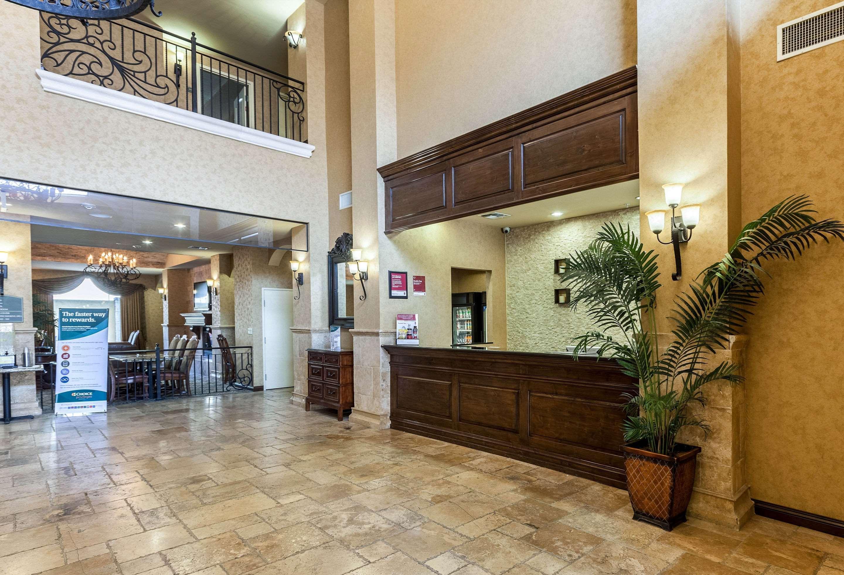 Comfort Suites Alamo-River Walk Сан-Антонио Экстерьер фото