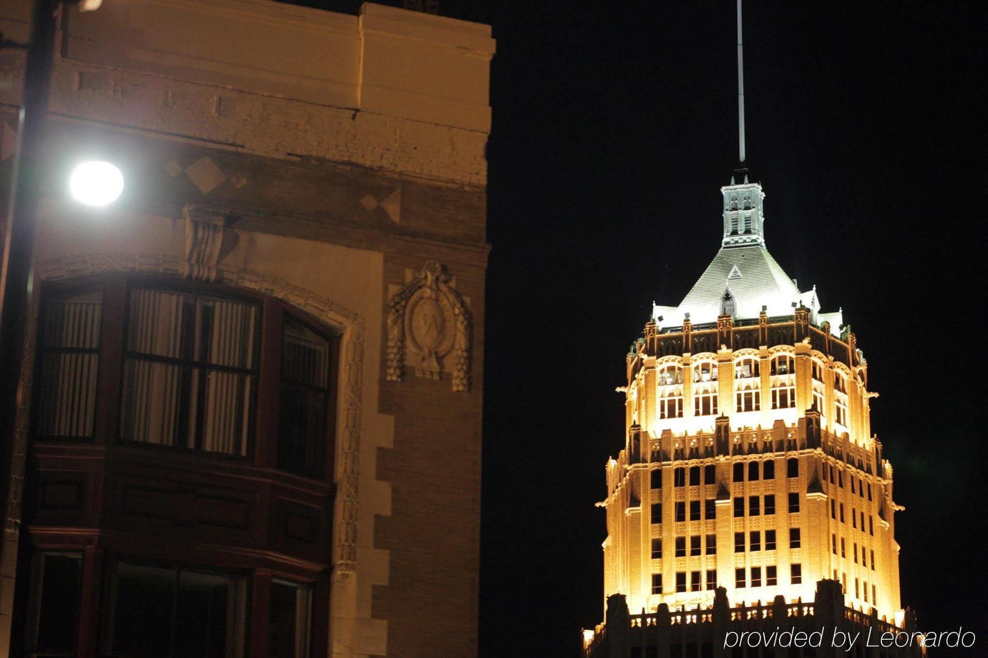 Comfort Suites Alamo-River Walk Сан-Антонио Экстерьер фото
