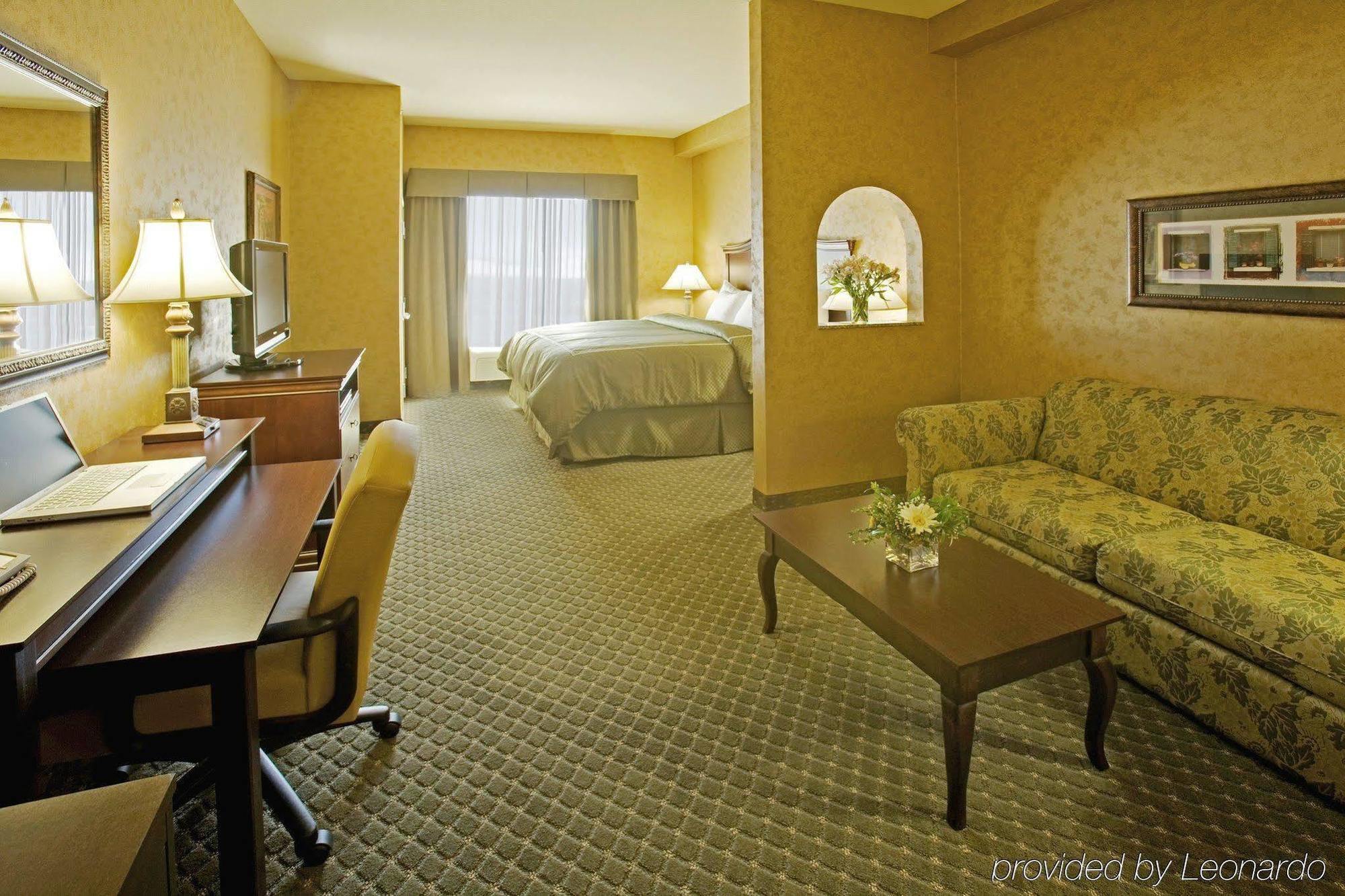 Comfort Suites Alamo-River Walk Сан-Антонио Экстерьер фото